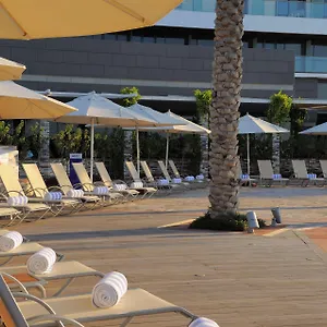 3* מלון Park By Radisson Yas Island